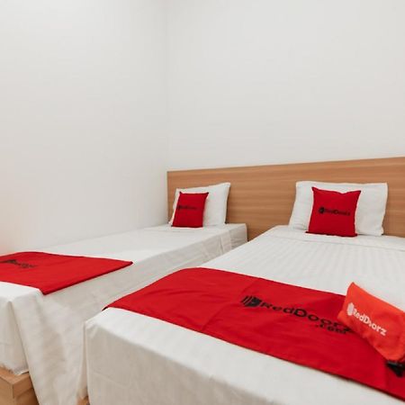 Reddoorz @ Graha Cemerlang Maros Makassar Exteriör bild