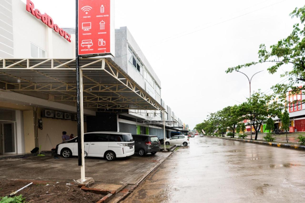 Reddoorz @ Graha Cemerlang Maros Makassar Exteriör bild