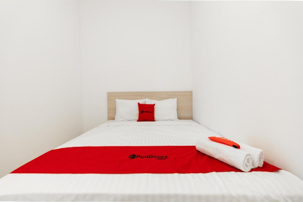 Reddoorz @ Graha Cemerlang Maros Makassar Exteriör bild