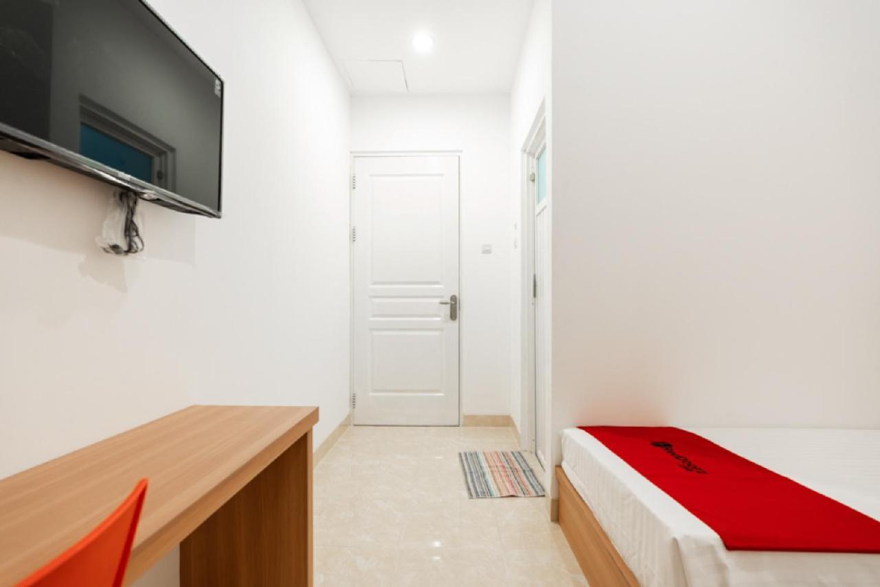 Reddoorz @ Graha Cemerlang Maros Makassar Exteriör bild