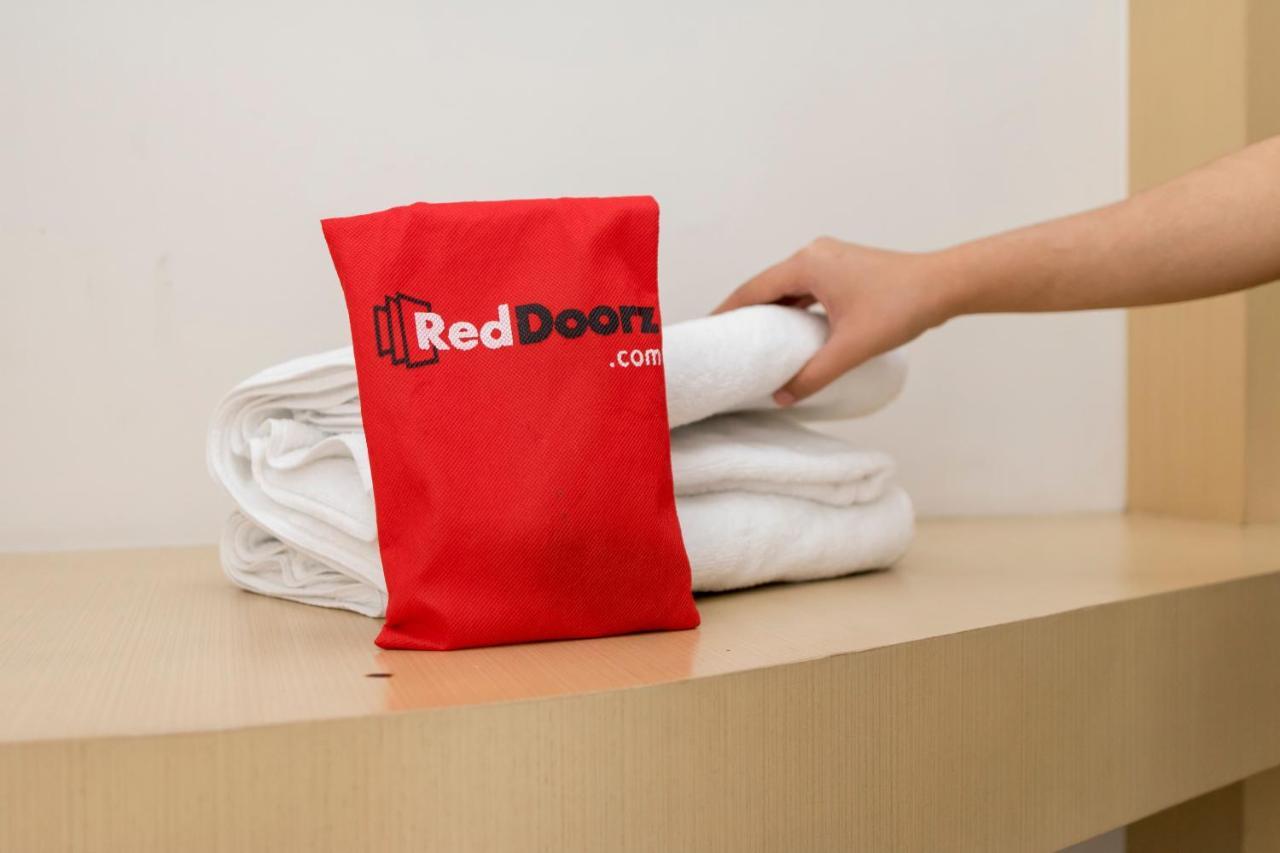 Reddoorz @ Graha Cemerlang Maros Makassar Exteriör bild